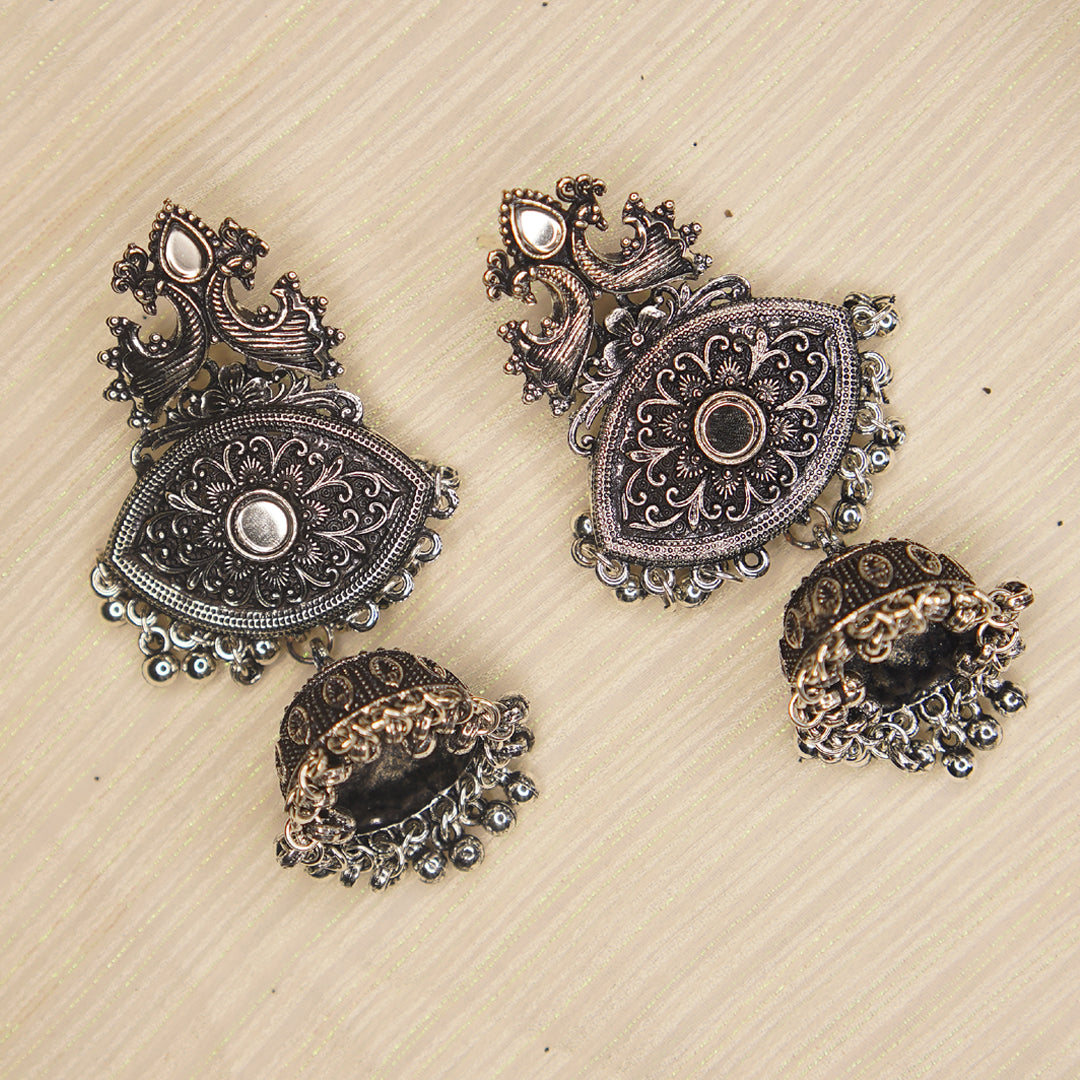 Karatcart Oxidised Silver Pearl Drop Jhumki Earrings